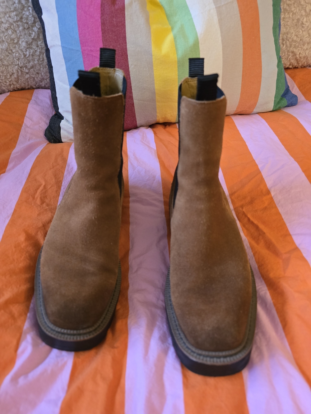 Sam Edelman Tan Suede Chukka Boots with Black Elastic